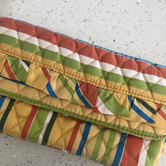 Vera Bradley clutch - Picture 5 of 5